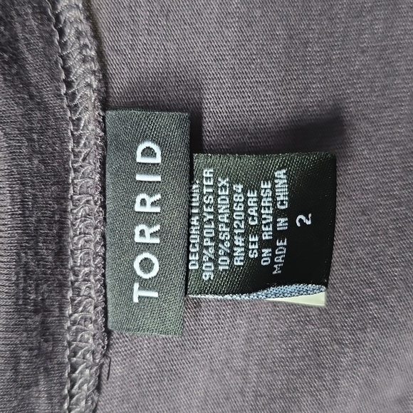 Torrid Perforated Faux Suede Gray Tee 2x - Picture 5 of 8